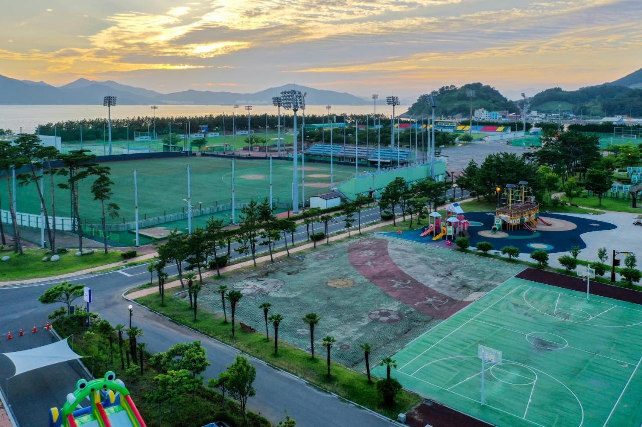 Namhae Sports Park Hotel Eksteriør billede