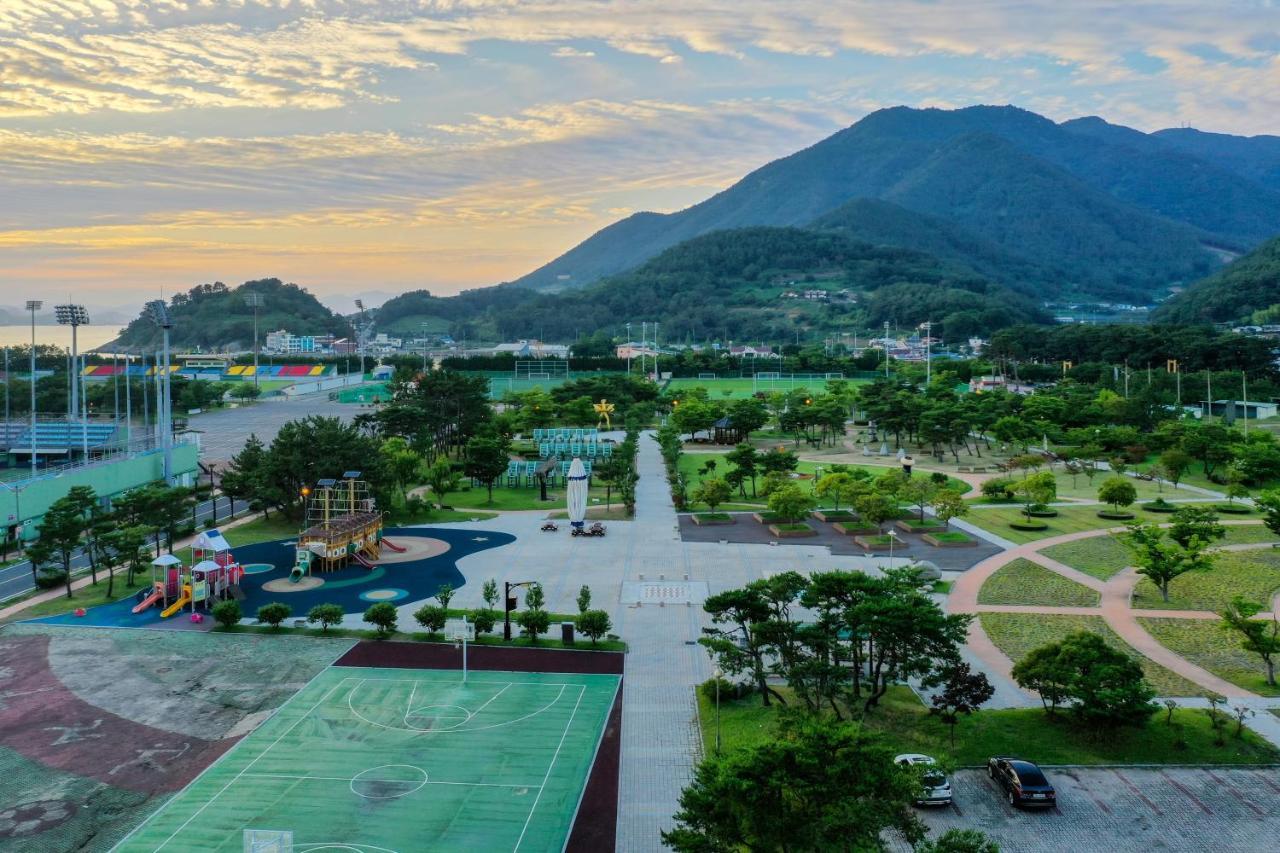 Namhae Sports Park Hotel Eksteriør billede