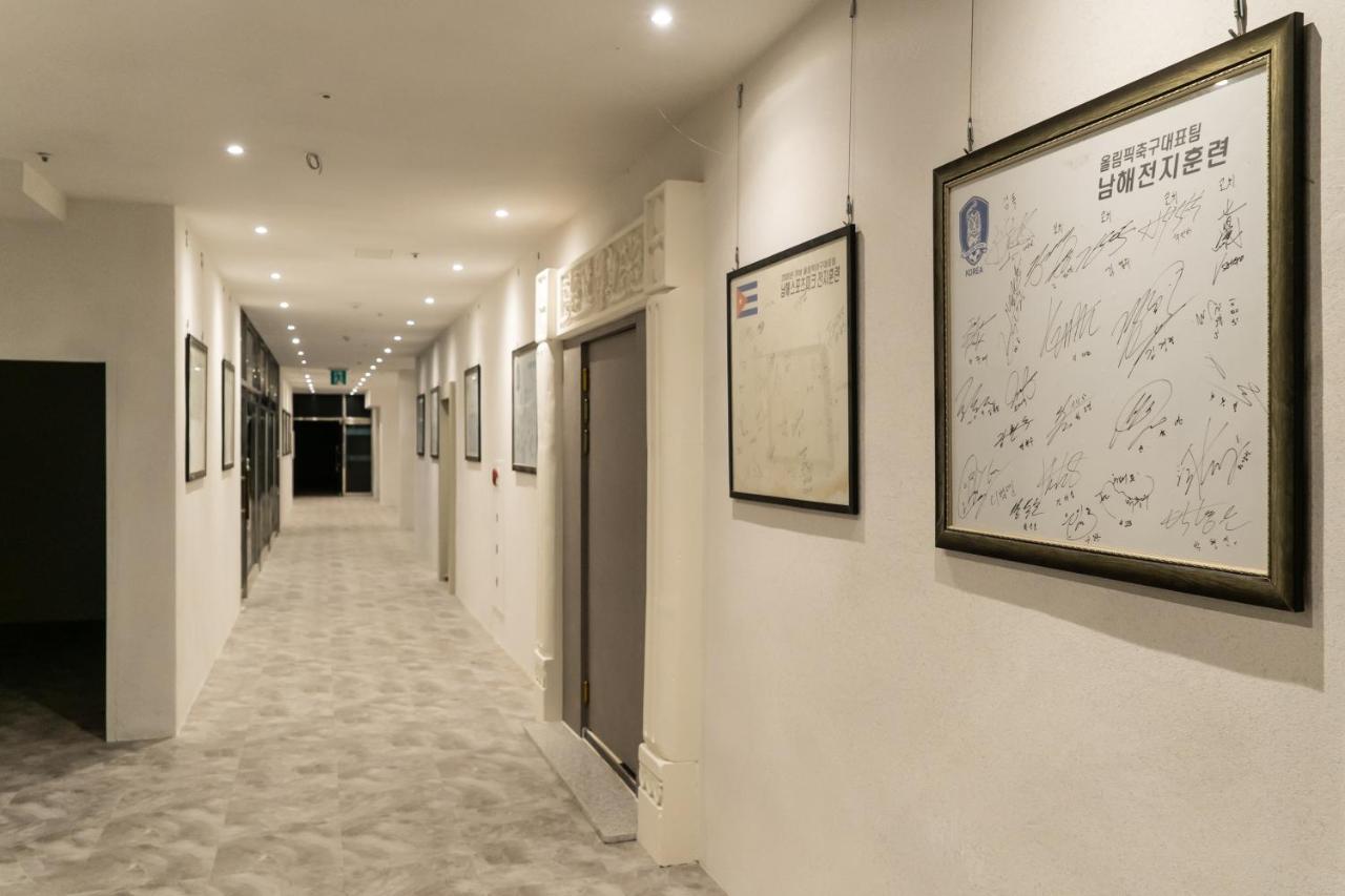 Namhae Sports Park Hotel Eksteriør billede